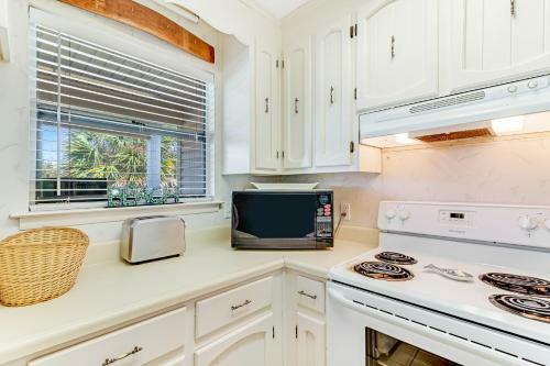 Deluna Court Getaway