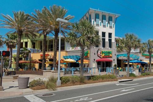 Laketown Wharf 116 (1/2)