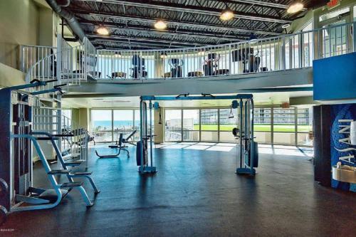 Laketown Wharf 116 (1/2)