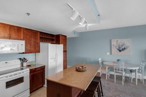 Laketown Wharf 116 (1/2)