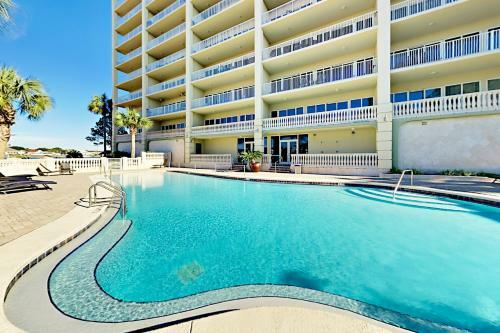 Apartamento Stunning All-suite Getaway With Pool, Private Beach Condo