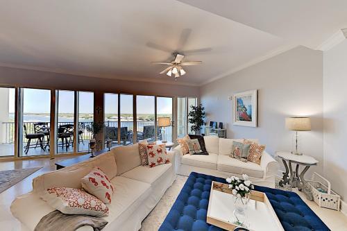 Apartamento Stunning All-suite Getaway With Pool, Private Beach Condo