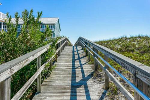 Vs482 - Spacious Unit On Little Sabine Bay