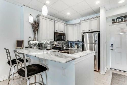 Newly Renovate Beachfront Beauty By Gulf Life