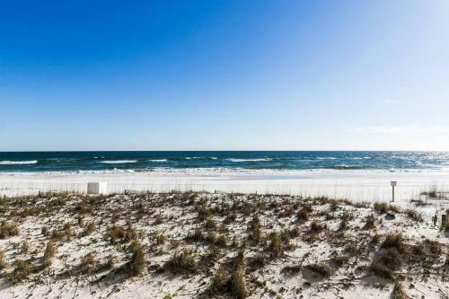 Newly Renovate Beachfront Beauty By Gulf Life