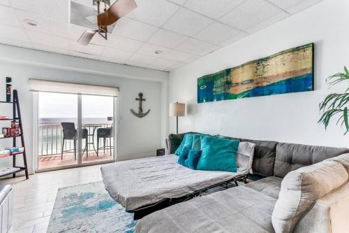 Newly Renovate Beachfront Beauty By Gulf Life