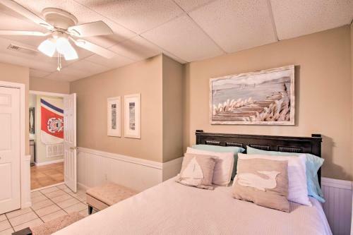 Expansive Retreat With Pool 2 Blocks To Beach!