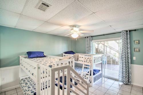 Expansive Retreat With Pool 2 Blocks To Beach!
