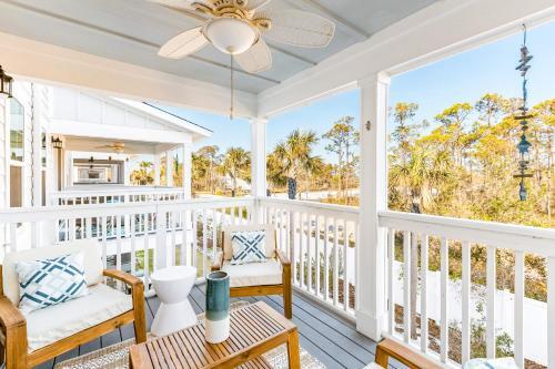 Anchors Up - Lost Key Golf & Beach Club