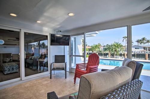 Canalfront Getaway About 1 Mi To Pompano Beach!