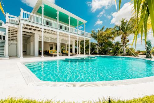 Villa Of The Setting Sun