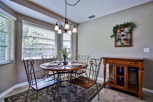 Port Charlotte Home With Views, Heated Pool And Spa!
