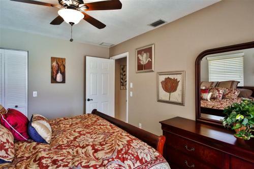 Port Charlotte Home With Views, Heated Pool And Spa!