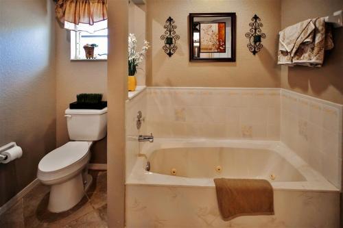 Port Charlotte Home With Views, Heated Pool And Spa!