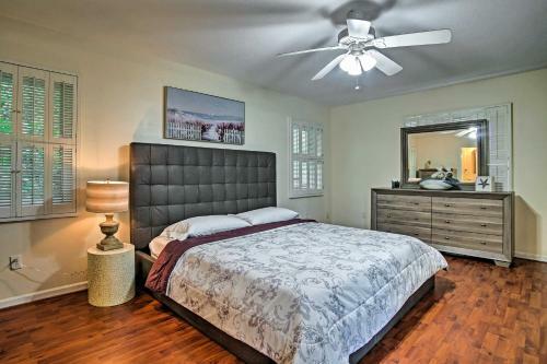Riviera Beach Home With Pool - Walk To Beach!