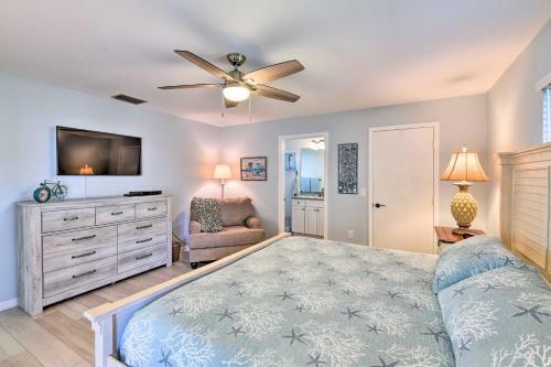 Family Fun - Port Charlotte Beach Bungalow!