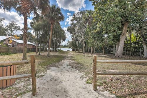 Pet-friendly Home With Grill, Walk To Rose Bay!