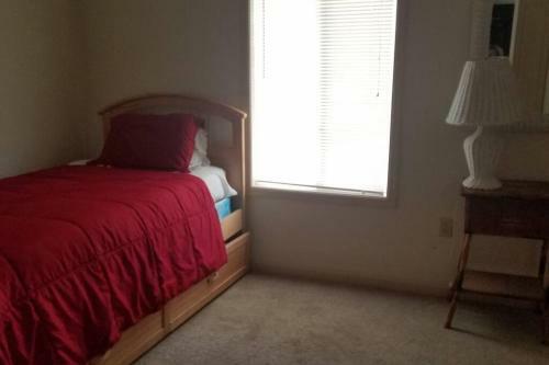 This 3 Bedroom, 2 Bath Home, Sleeps 6 Has Everything You Need For Your Vacation!
