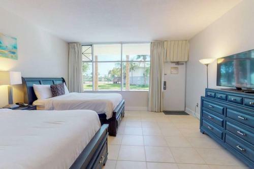 Apartamento Sea Breeze, Studio 510, Beach Steps Away!+pool+wifi