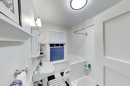 Apartamento Historic District Retreat - Festive Backyard Duplex