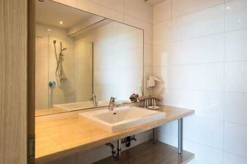 Lakeside Apartments - Adults Only