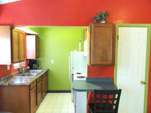 Apartamento Affordable Beach Condos -two Bed Condo With Full Kitchen Condo