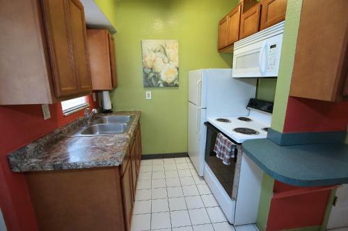 Apartamento Affordable Beach Condos -two Bed Condo With Full Kitchen Condo