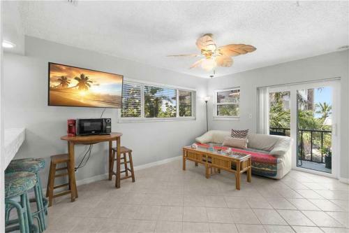 Seabreeze, 3br, Walk To Beach, Wifi, Pet Friendly, Sleeps 10