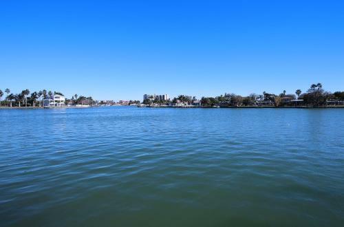 Affordable Beach Condos -three Bed 3 Bath House Home