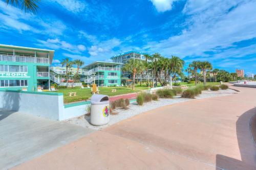 Apartamento Tropic Terrace #41 - Beachfront Rental Apts