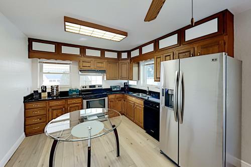 Bayfront Home - Private Dock - 5 Minutes To Beach Home