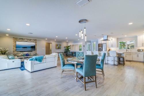 New Listing! Modern Retreat With Private Pool & Dock Home