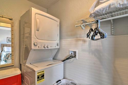Apartamento St Pete Beach Condo With Pool, 5-min Walk To Beach!