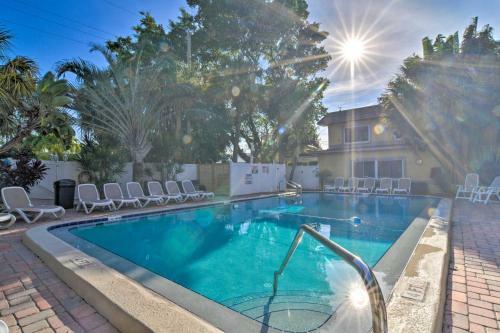 Apartamento St Pete Beach Condo With Pool, 5-min Walk To Beach!