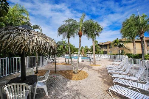 Enjoy Sunsets At Sanibel's Hidden Gem Resort Condo - Blind Pass E201