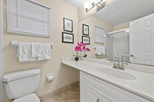 Hidden Gem Resort Condo Perfect For Sunsets & Shells - Blind Pass G102