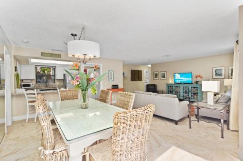 Hidden Gem Resort Condo Perfect For Sunsets & Shells - Blind Pass G102