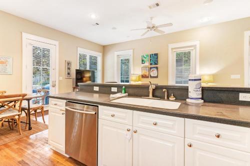 3 Bed 6 Bath Vacation Home In Seagrove, Fl