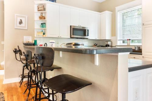 3 Bed 6 Bath Vacation Home In Seagrove, Fl