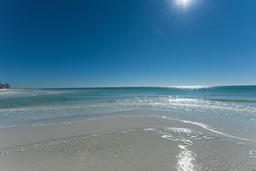 Apartamento Remodeled Gulf Getaway - Pool, Spa - Steps To Sand Condo