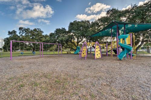 Pet-friendly Home With Yard About 6 Miles To Beach!