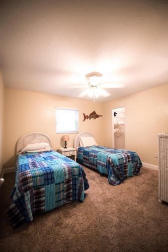 321 Canal Rd - Siesta Key Village Condo