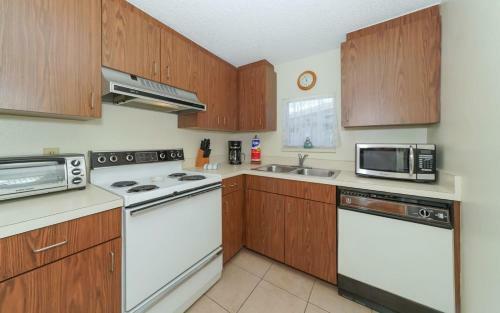 Walk To The Beach Or Village In Minutes!