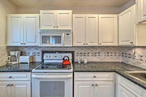 Updated Apartment Walking Distance To Venice Beach