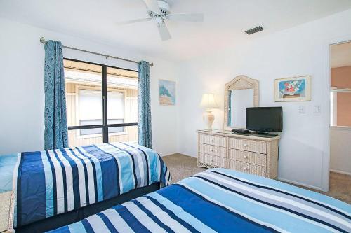 Tropical Private Condo On Sanibel's Quiet West End - Blind Pass B207
