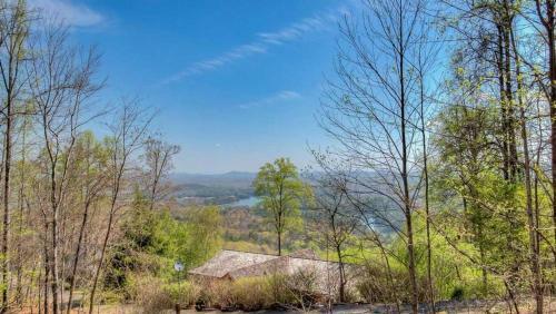 Bent Tree By Escape To Blue Ridge
