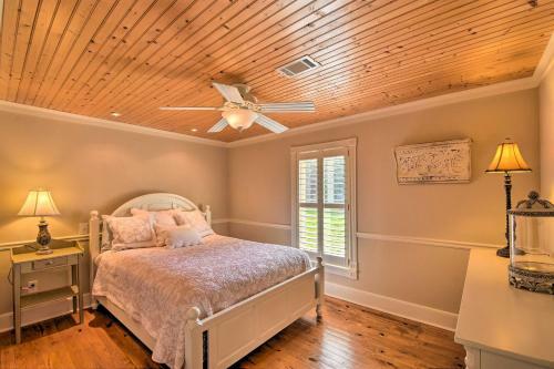 Serving Southern Charm At This Clarkesville House!