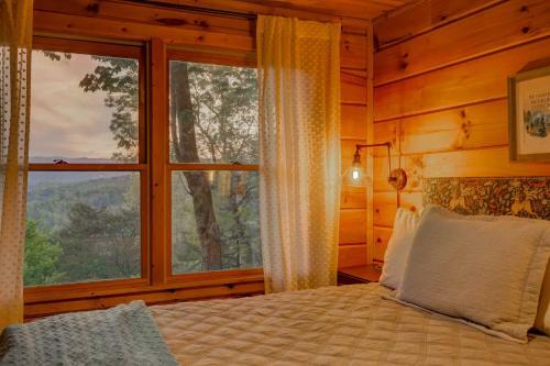 Summer Love Dream Cabin Sunset View, Hot Tub
