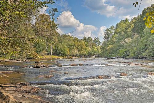 Enjoy A Retreat In The Coosawattee River Resort!