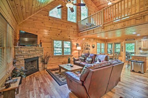 Enjoy A Retreat In The Coosawattee River Resort!